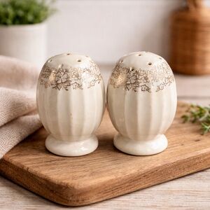 Limoges-American Le Fleur Rouge Salt & Pepper Shakers Gold Floral USA Vintage